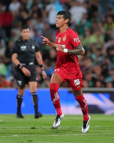 Robert Morales anotó dos goles para la remontada de Toluca.