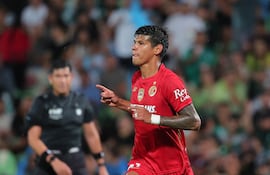 Robert Morales anotó dos goles para la remontada de Toluca.