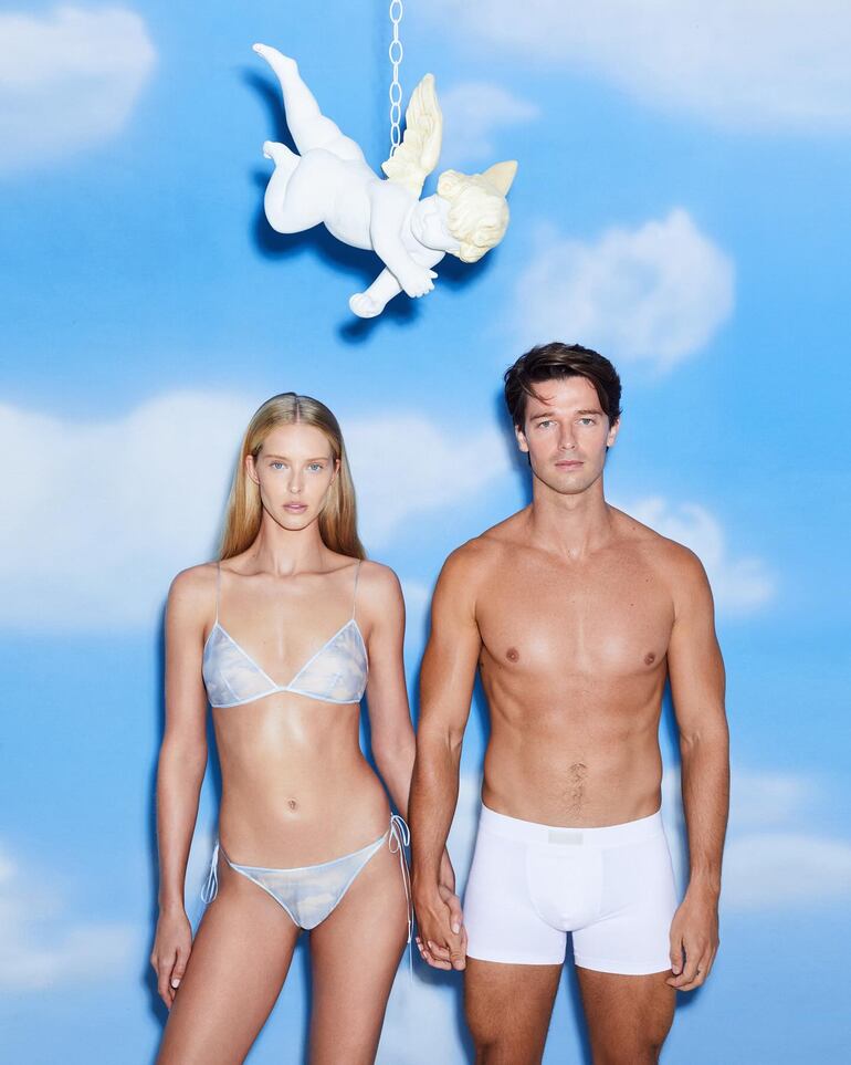 Patrick Schwarzenegger y Abby Champion lucen sus marcadas figuras en la campaña de la marca de Kim Kardashian. (Instagram/Patrick Schwarzenegger)