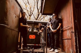 La banda tributo Lost Beatles será parte del concierto de la OFIP en el Teatro Municipal de Asunción.