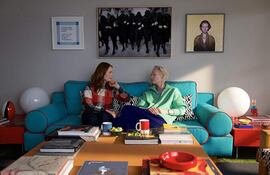 Julianne Moore y Tilda Swinton en una escena de la nueva película de Pedro Almodóvar, "The Room Next Door" que tendrá su estreno en el Festival de Venecia.