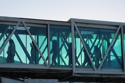 Imagen ilustrativa: migrantes venezolanos a su llegada al aeropuerto internacional, Simón Bolívar este miércoles, en Maiquetia (Venezuela).