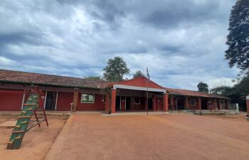 Colegio Constantino Trociuk de Tavai donde fueron instalados para la red de internet pero nunca funcionó.