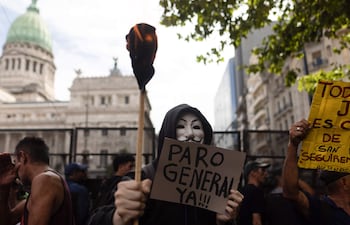 El Gobierno de Milei denuncia por terrorismo a manifestantes contra reforma laboral