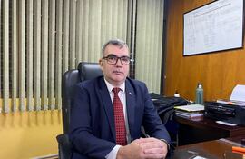 Nicolás Zárate, ministro de Educación y Ciencias.