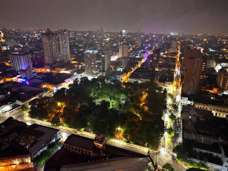 Inauguran primer tramo de alumbrado LED en el centro de Asunción