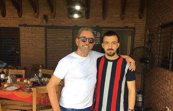 Francisco Maioli Díaz, uno de los responsables de Parxin, con su hijo Manuel Maioli, asesor del Gabinete de la Presidencia de Santiago Peña.