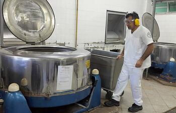 El servicio de lavado y planchado del IPS sería tercerizado por un plazo de 10 años.