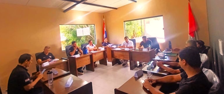 Concejales reclaman pago de dietas adeudadas por la Municipalidad de Ybycuí