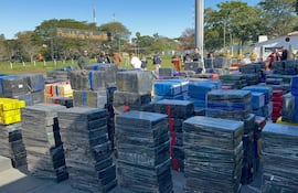 Uno de los tantos cargamentos de marihuana prensada que fue confiscado en un operativo en Saltos del Guairá.