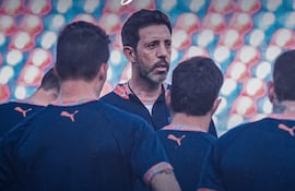 El entrenador uruguayo de Cerro Porteño, Jorge Bava llevó a 39 futbolistas al Complejo Internacional del Este, donde se desarrollará la parte fuerte de la pretemporada.