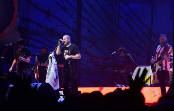 El show de Don Osvaldo se celebró anoche en medio de la gran euforia del público.