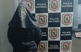 Cae presunto asaltante de conductora de Bolt tras persecución policial en Luque.