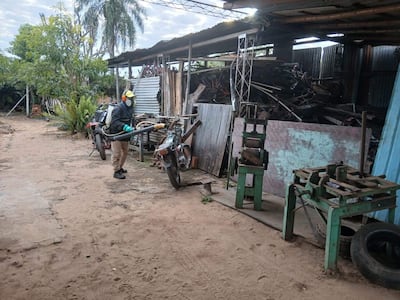 Funcionarios del Senepa realizan tareas de rociados en varias zonas de Ayolas.