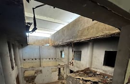 Interior del edificio Excélsior, puesto a remate por el MEC, a un menor costo de lo adquirido.
