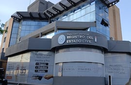 Fachada de la oficina central del Registro Civil.