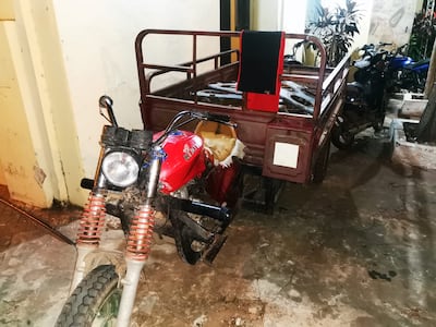 Policía recupera parte de barcaza robada y detiene a dos jóvenes