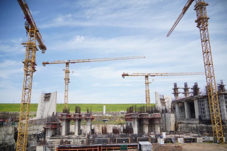 Aña Cuá: Peña fue a Italia para resolver inconvenientes con contratista