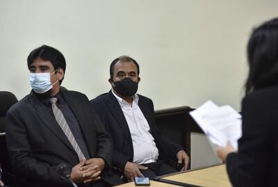 Roberto Cárdenas, exintendente de Lambaré acusado de lesión de confianza, junto al abogado David Florentín.