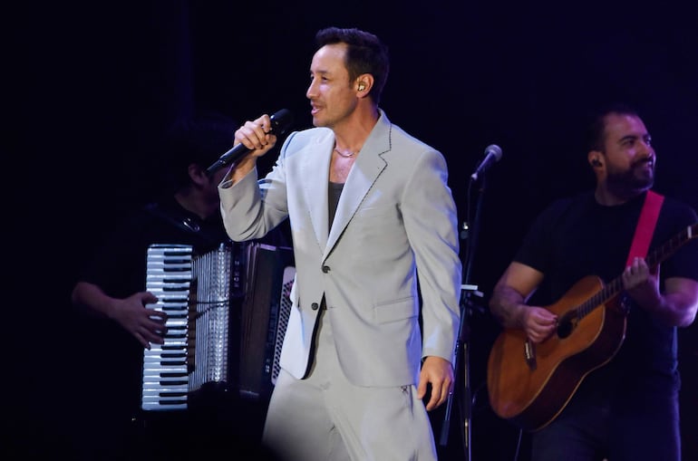 Luciano Pereyra se presenta en el Arena Asunción, en el marco del Tour Te Sigo Amando