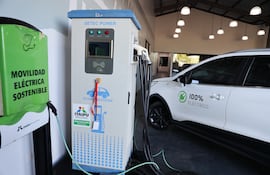 Va creciendo la utilización del vehículo eléctrico en el país, indican.