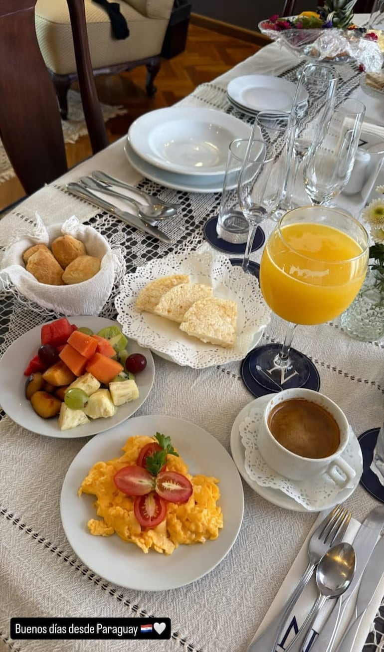 El desayun Nadia Ferreira en tierra guaraní. (Captura de la historia de Instagram de Nadia Ferreira)