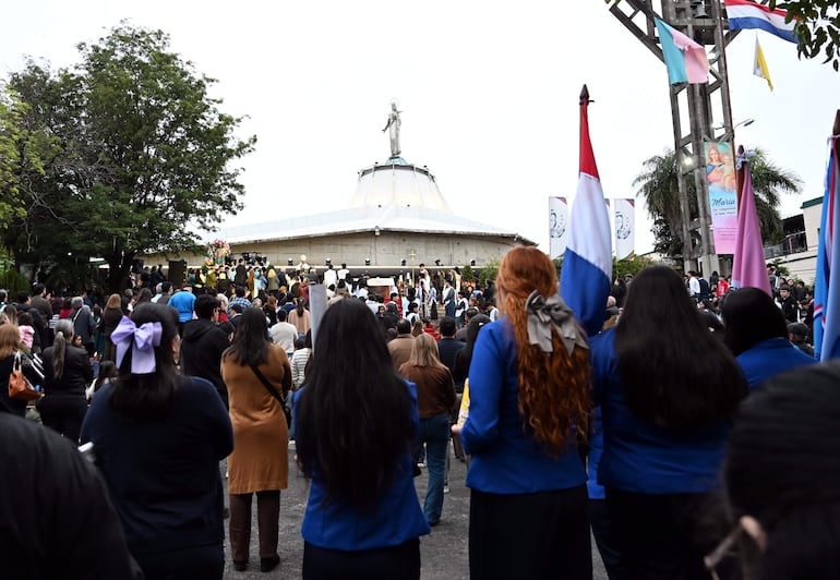 Procesion y misa de Maria Auxiliadora