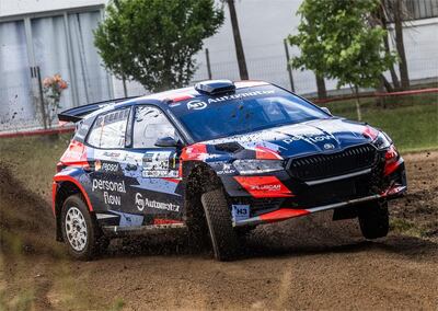 Espectacular derrape del Škoda Fabia RS Rally2 de Fau Zaldívar, durante el shakedown.