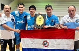 El DT Manolo Aquino, Iván González, Gonzalo Agüero, Pedro Pascotini y Ricardo Notario.