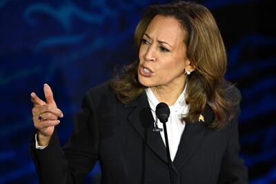 La vicepresidenta estadounidense y candidata presidencial demócrata Kamala Harris habla durante un debate presidencial con el expresidente estadounidense y candidato presidencial republicano Donald Trump