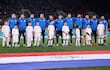 Los integrantes del equipo albirrojo entonando el himno nacional paraguayo, previo al duelo amistoso ante Grecia, disputado en Atenas.
