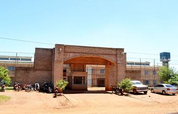 fachada-de-la-penitenciaria-regional-de-misiones-donde-ayer-un-recluso-fue-asesinado-de-una-estocada--212449000000-1706207.jpg