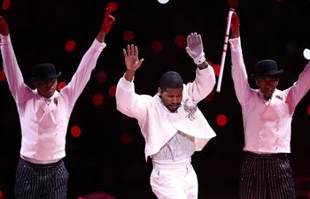 Usher fue el artista principal durante el medio tiempo del Super Bowl 2024.