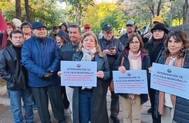 Jubilados se manifestaron hoy sobre calle Palma.