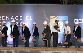 Palada inicial del nuevo quincho central del CIT.