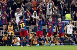 Celebración del equipo culé que avanzó a la final de la Supercopa de España al golear al Athletic.