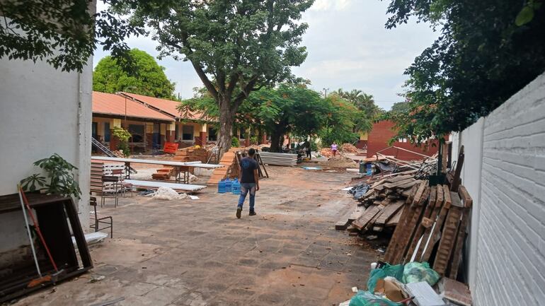 Estado de la escuela  Francisco Caballero Álvarez  en San Lorenzo.