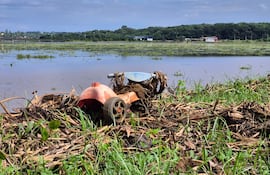 Denuncian posibles delitos ambientales ante la fiscalía por posible contaminación del arroyo Poti’y entre Encarnación y Cambyretá