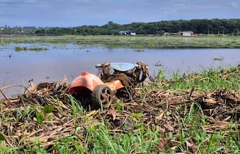 Denuncian posibles delitos ambientales ante la fiscalía por posible contaminación del arroyo Poti’y entre Encarnación y Cambyretá