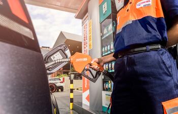 Por la compra de Supra 95 Aditivada de Copetrol se genera doble cupón por cada carga realizada de G. 150.000.