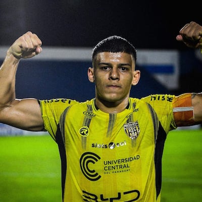 José Antonio Espínola (24 años), mediocampista de Recoleta FC.