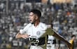 Mateo Gamarra, futbolista de Olimpia, festeja un gol en el partido frente a Guaraní por la fecha 12 del torneo Apertura 2026 de la Primera División de Paraguay en el estadio Erico Galeano, en Capiatá, Paraguay.