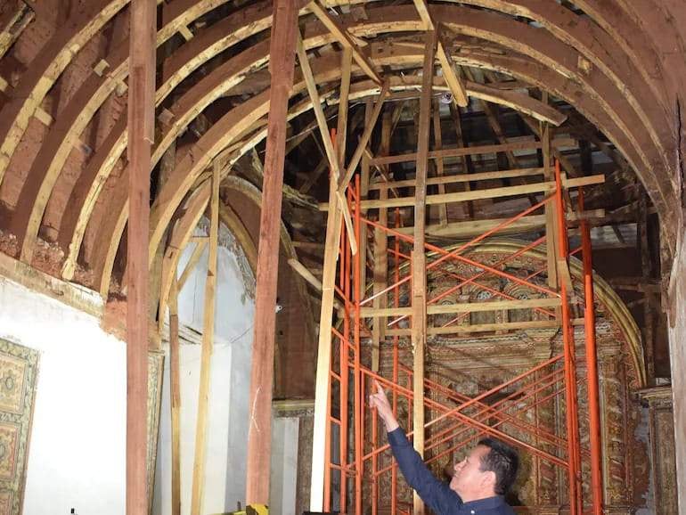 El arquitecto Javier Mendoza Patiño, uno de los interventores, es responsable del análisis estructural de la sacristía.