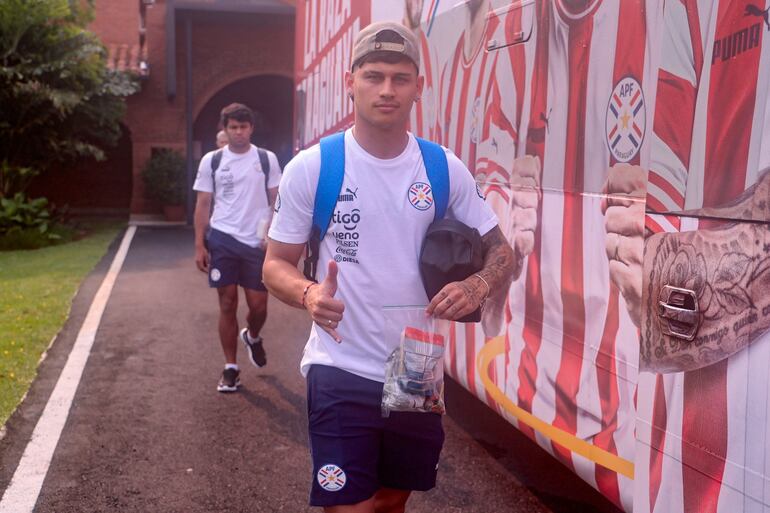 Matías Espinoza, rumbo a Chile.