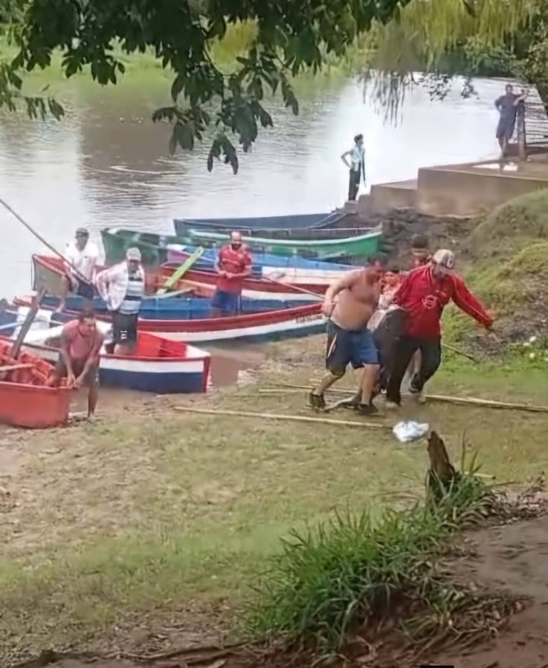 Mortandad de peces Itapé