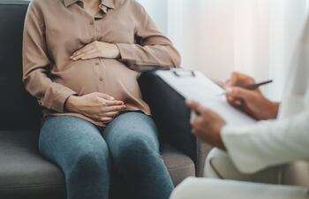 Proyecto pretende regular los permisos laborales prenatales para las trabajadoras embarazadas.