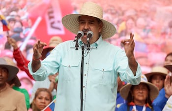 El presidente de Venezuela, Nicolás Maduro, pronuncia un discurso durante una marcha en Caracas.
