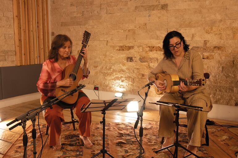 Berta Rojas y Evangelina Mascardi.