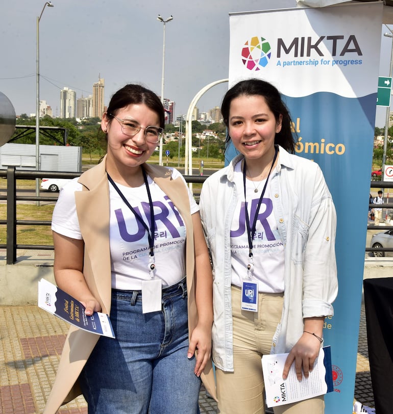Clara Segovia y Paloma Páez.