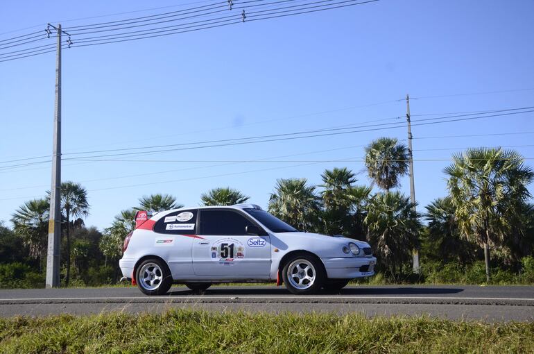 Diego Acosta y Gissel Caballero fueron los ganadores de las Clases C y D con el Toyota Corolla.